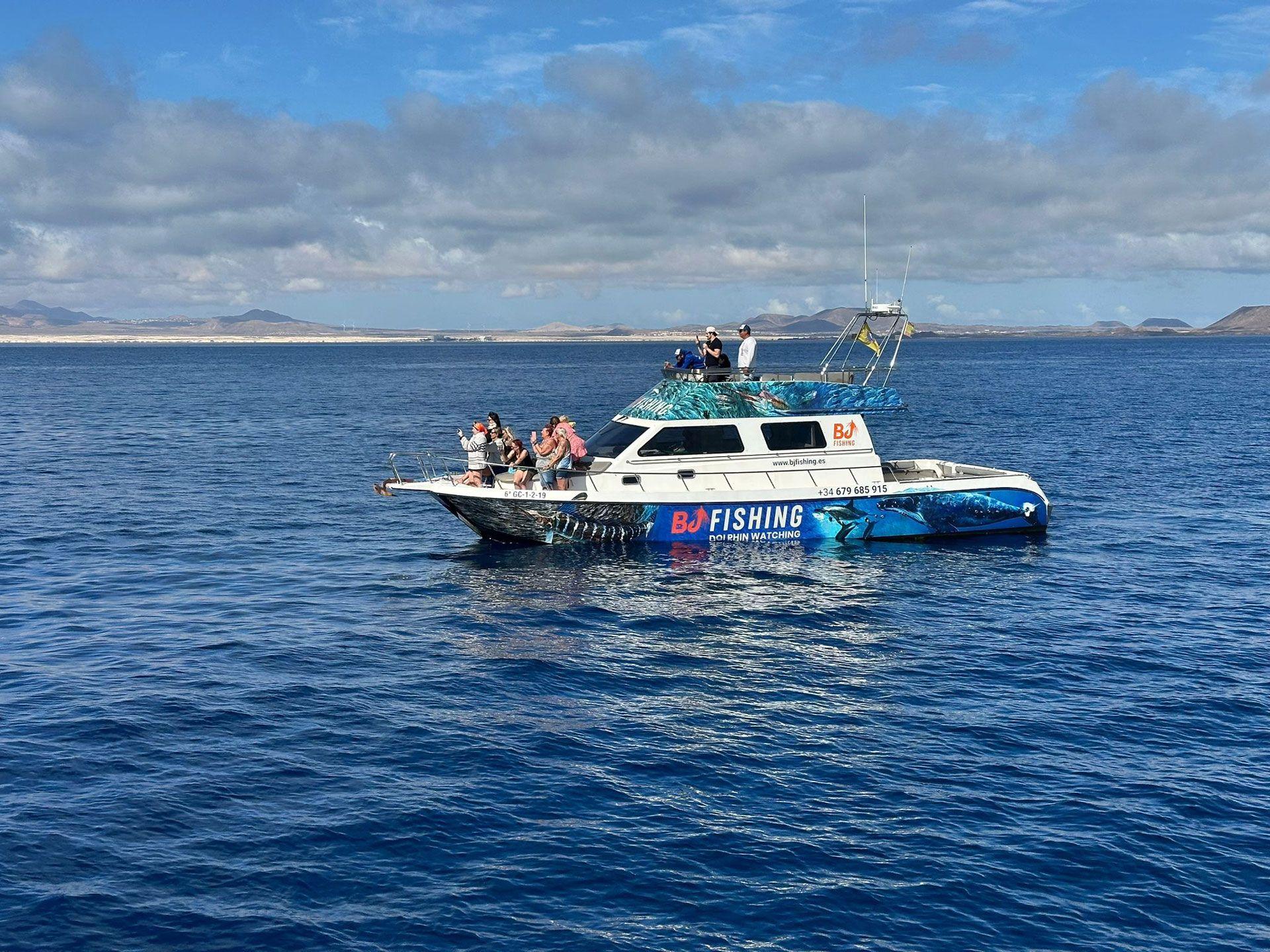 BJ Fishing dolphin watching Fuerteventura barco 01